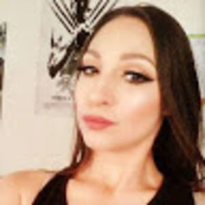 Meet your Posher, Yvette